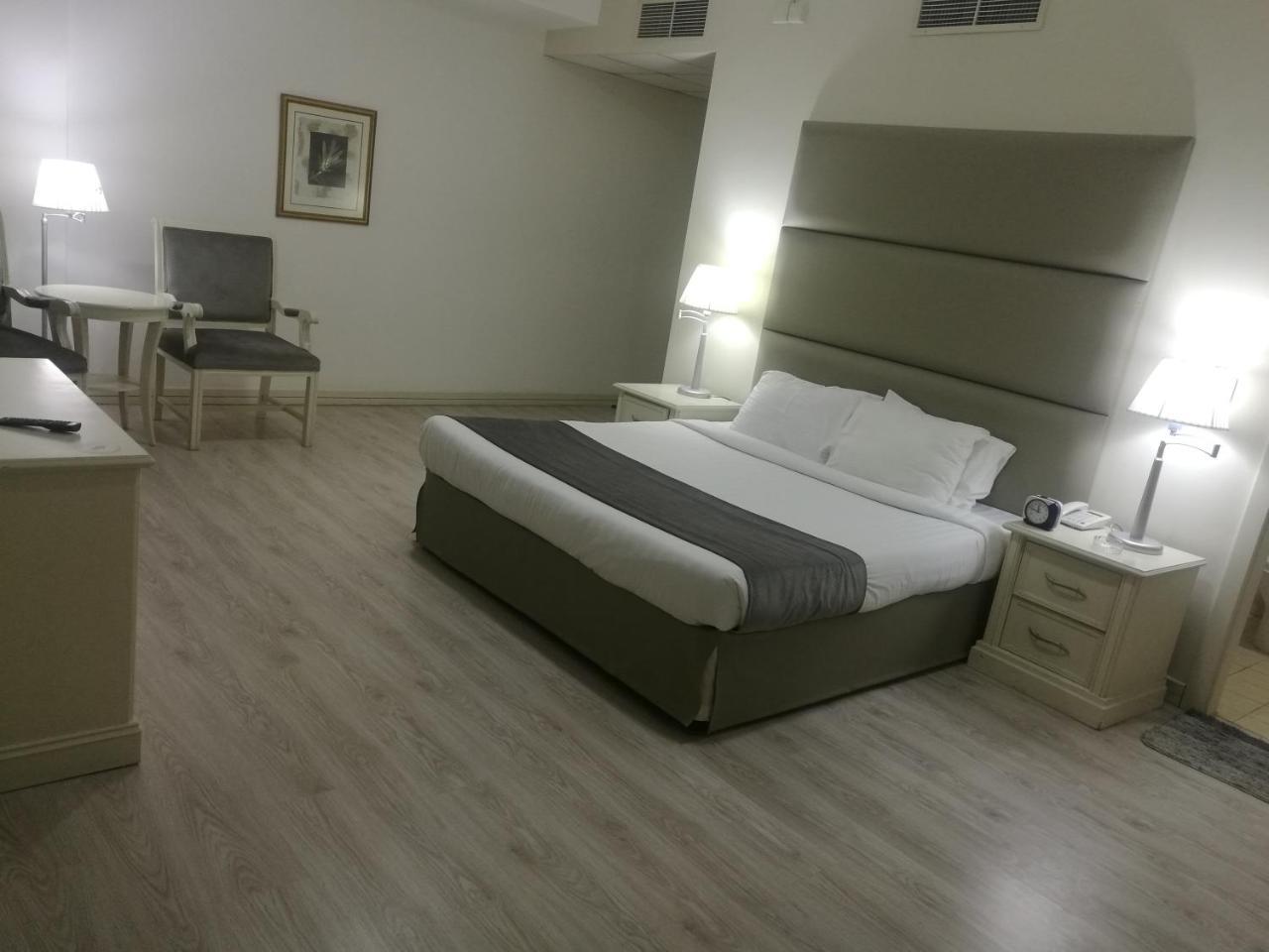 Mirador Hotel Manama Eksteriør bilde